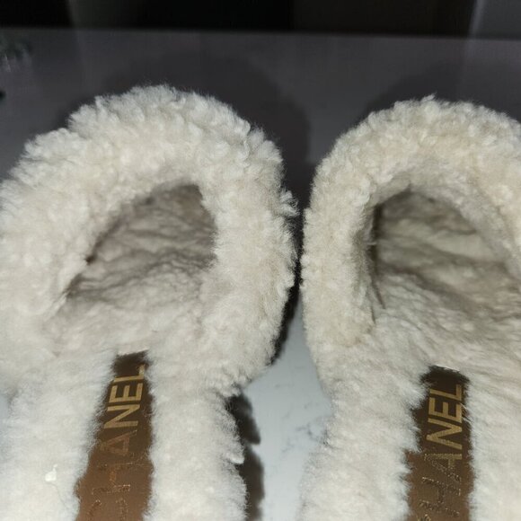 Chanel Suede Calfskin Shearling Turn Lock Clogs, Authentic - Picture 4 of 11